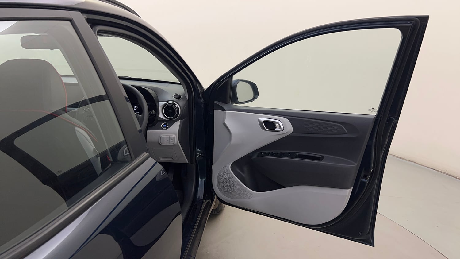Used 2025 Hyundai Grand i10 Nios Sportz (O) 1.2 Kappa VTVT Petrol Manual interior RIGHT FRONT DOOR OPEN VIEW