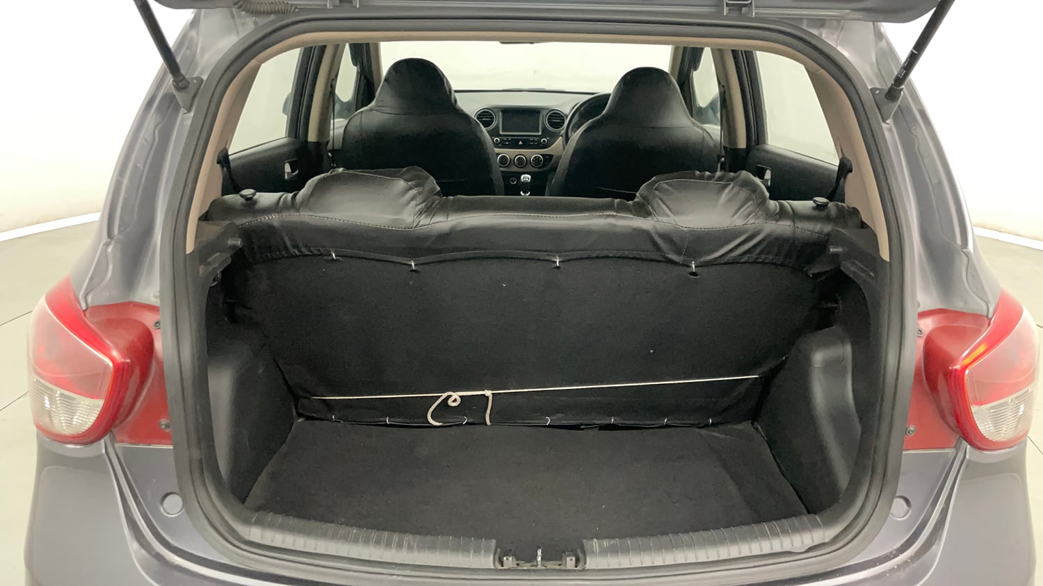 Used 2017 Hyundai Grand i10 Sportz (O) 1.2 Kappa VTVT Petrol Manual interior DICKY INSIDE VIEW