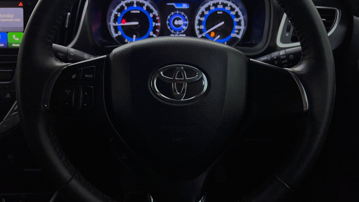 Used 2021 Toyota Glanza V CVT Petrol Automatic top_features Airbags