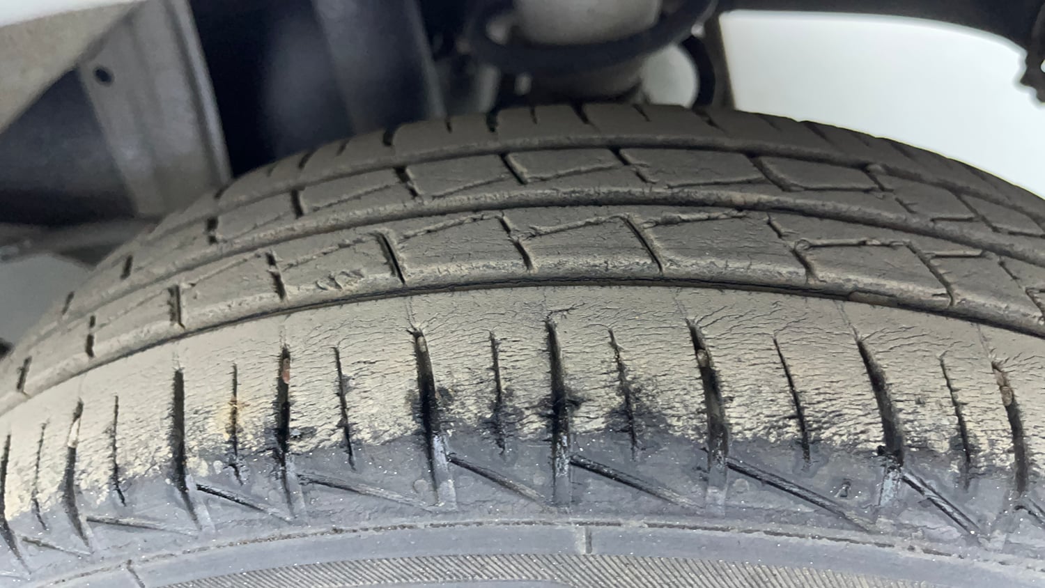 Used 2021 Maruti Suzuki Alto 800 LXi Petrol Manual tyres LEFT REAR TYRE TREAD VIEW