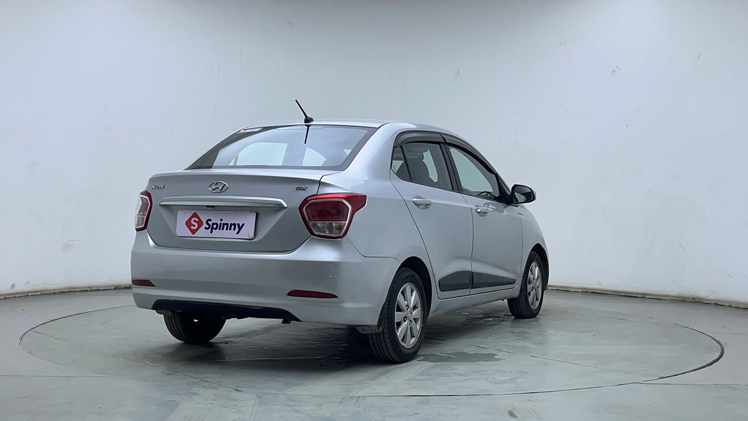 Used 2016 Hyundai Xcent SX 1.1 CRDi Diesel Manual exterior RIGHT REAR CORNER VIEW