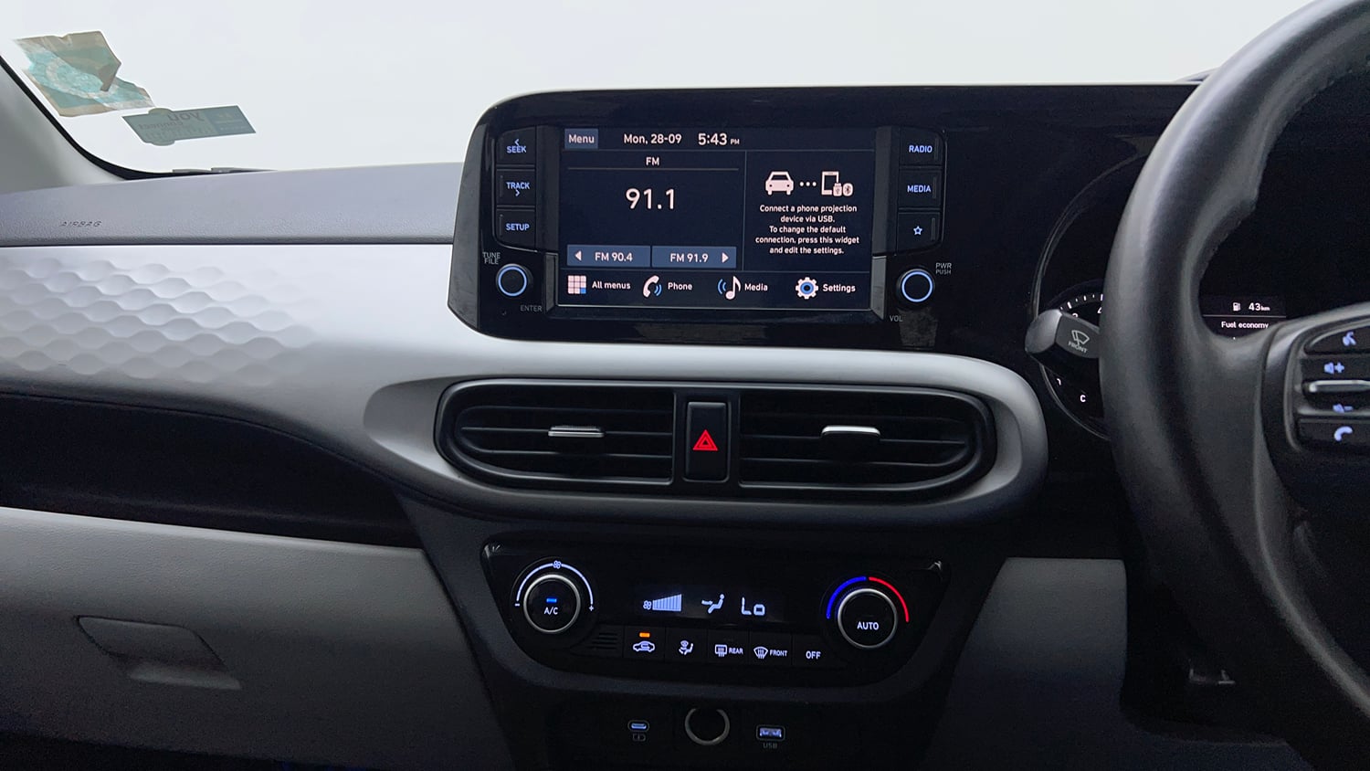 Used 2023 Hyundai Grand i10 Nios Sportz 1.2 Kappa VTVT Petrol Manual top_features Touch screen infotainment system