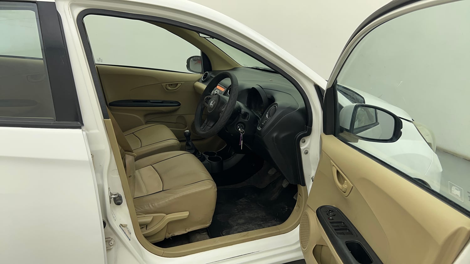 Used 2016 Honda Amaze 1.2 S i-VTEC Petrol Manual interior RIGHT SIDE FRONT DOOR CABIN VIEW