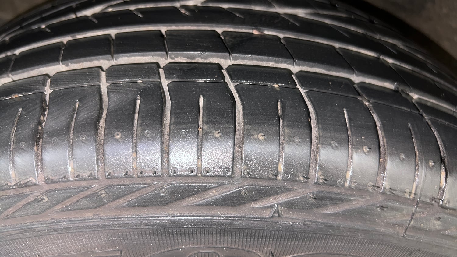 Used 2023 Tata Nexon XZ Plus LUXS Dual Tone Petrol Manual tyres RIGHT REAR TYRE TREAD VIEW