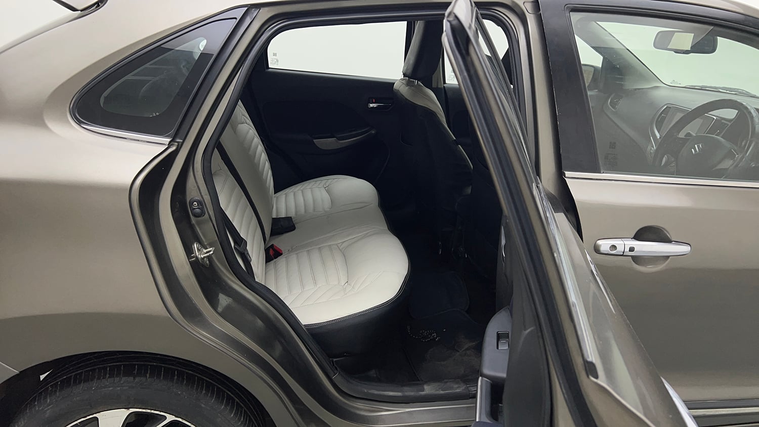 Used 2020 Maruti Suzuki Baleno Zeta Petrol Manual interior RIGHT SIDE REAR DOOR CABIN VIEW