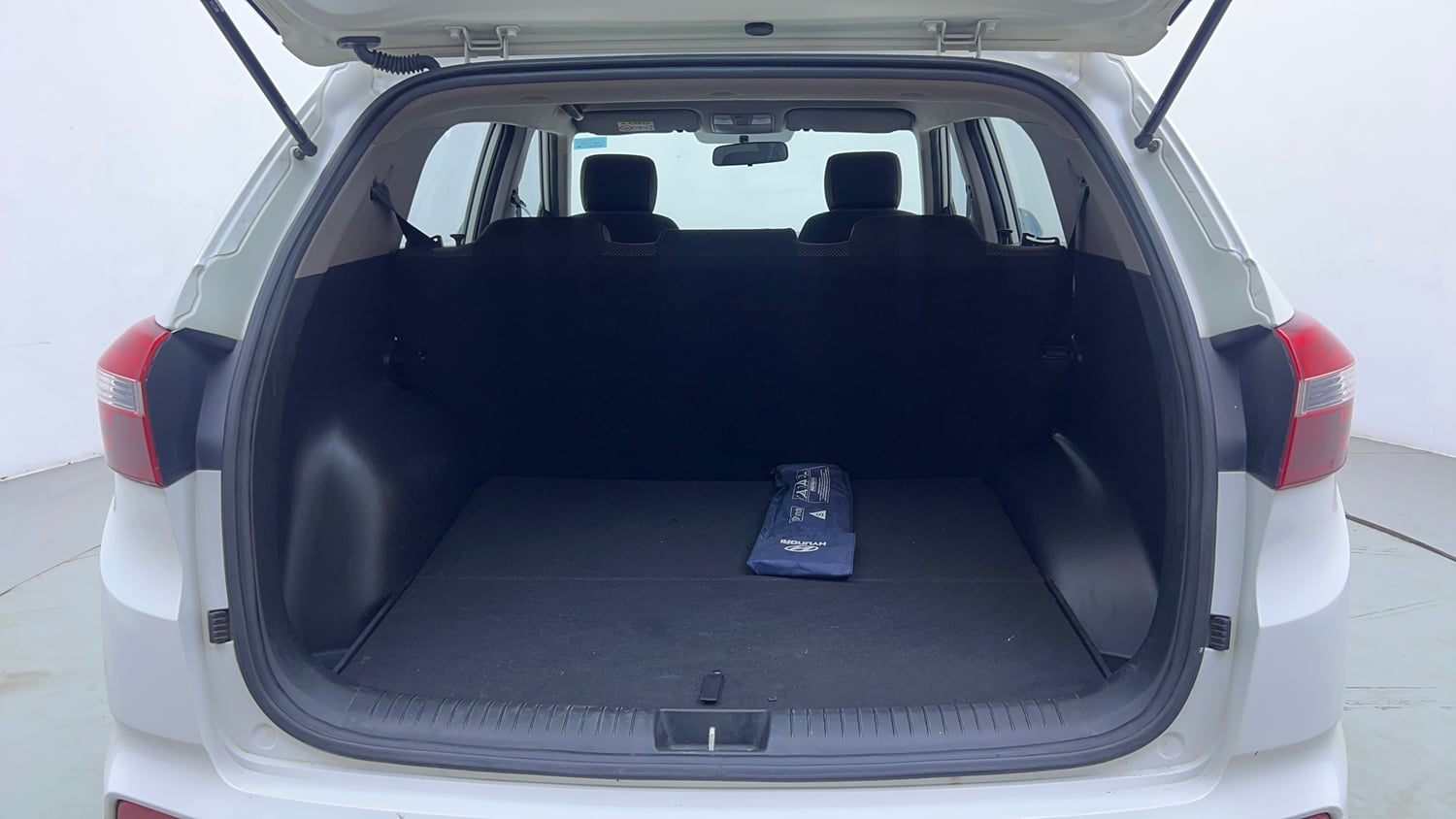 Used 2017 Hyundai Creta 1.6 E Plus Petrol Petrol Manual interior DICKY INSIDE VIEW