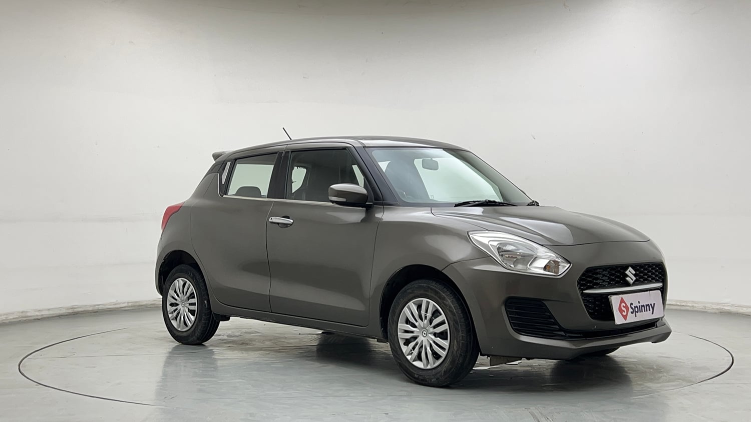 Used 2022 Maruti Suzuki Swift VXi Petrol Manual exterior RIGHT FRONT CORNER VIEW