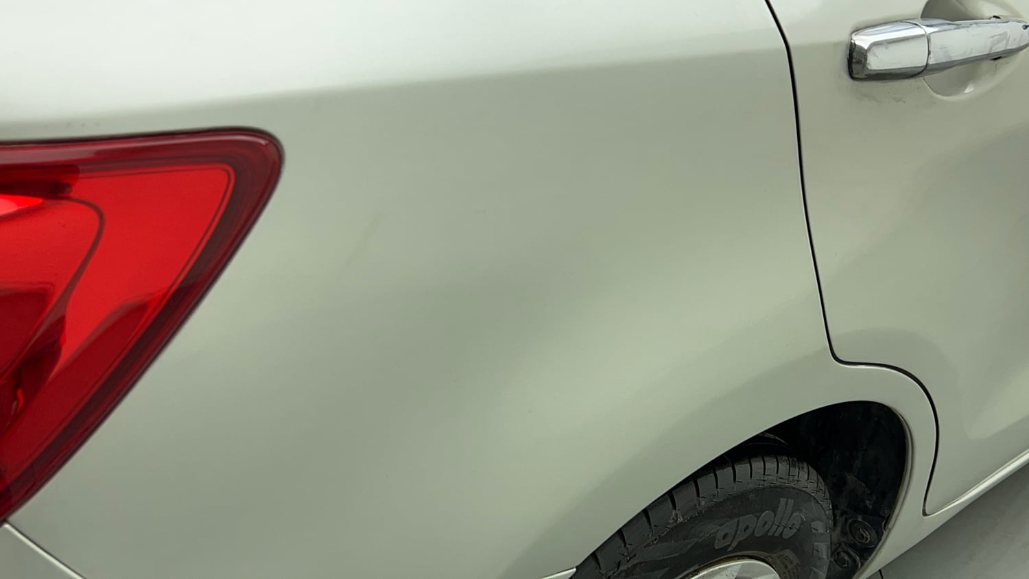 Used 2017 Maruti Suzuki Dzire VXi Petrol Manual dents MINOR SCRATCH