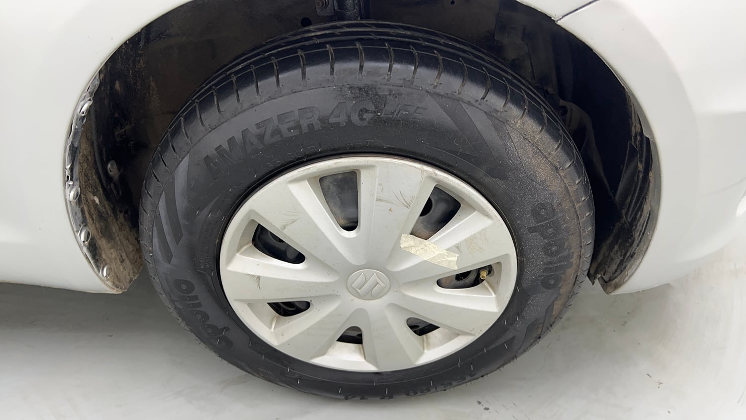 Used 2015 Maruti Suzuki Swift VXi Petrol Manual tyres RIGHT FRONT TYRE RIM VIEW