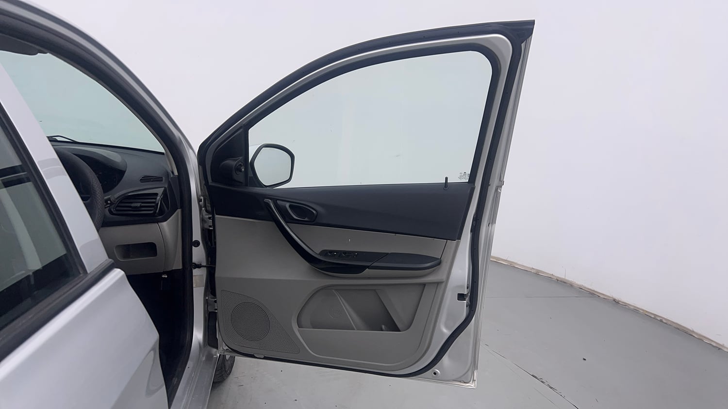 Used 2018 Tata Tiago Revotron XT Petrol Manual interior RIGHT FRONT DOOR OPEN VIEW