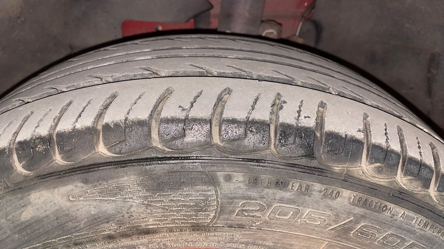 Used 2020 Ford EcoSport Titanium + 1.5L Ti-VCT AT Petrol Automatic tyres LEFT FRONT TYRE TREAD VIEW