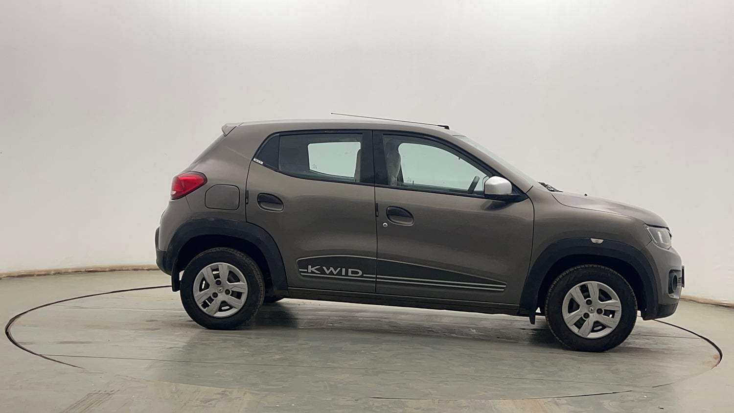 Used 2018 Renault Kwid RXT (O) 1.0 SCE Edition Petrol Manual exterior RIGHT SIDE VIEW