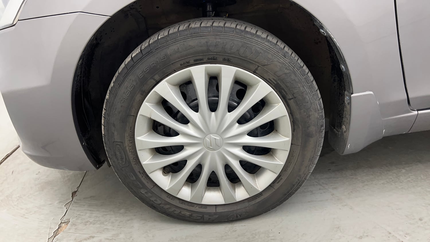 Used 2016 Maruti Suzuki Ciaz VXi+ Petrol Manual tyres LEFT FRONT TYRE RIM VIEW