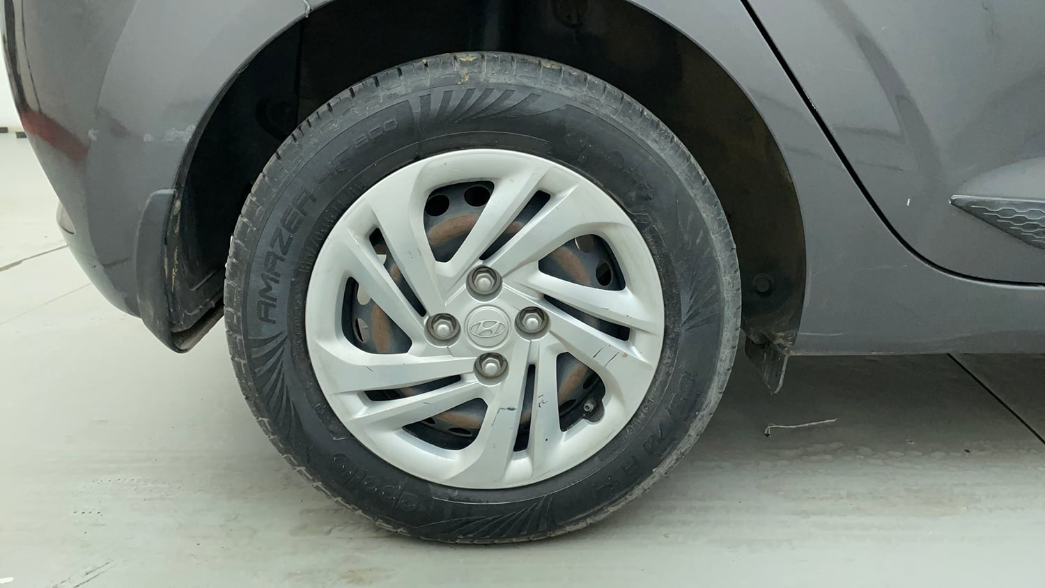 Used 2021 Hyundai Grand i10 Nios Magna 1.2 Kappa VTVT Petrol Manual tyres RIGHT REAR TYRE RIM VIEW