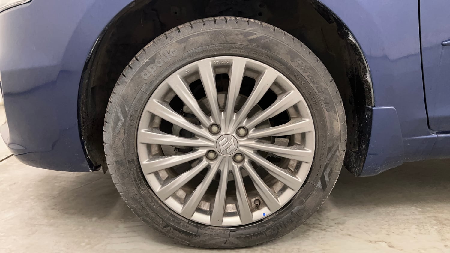 Used 2017 Maruti Suzuki Ciaz Alpha 1.4 AT Petrol Automatic tyres LEFT FRONT TYRE RIM VIEW