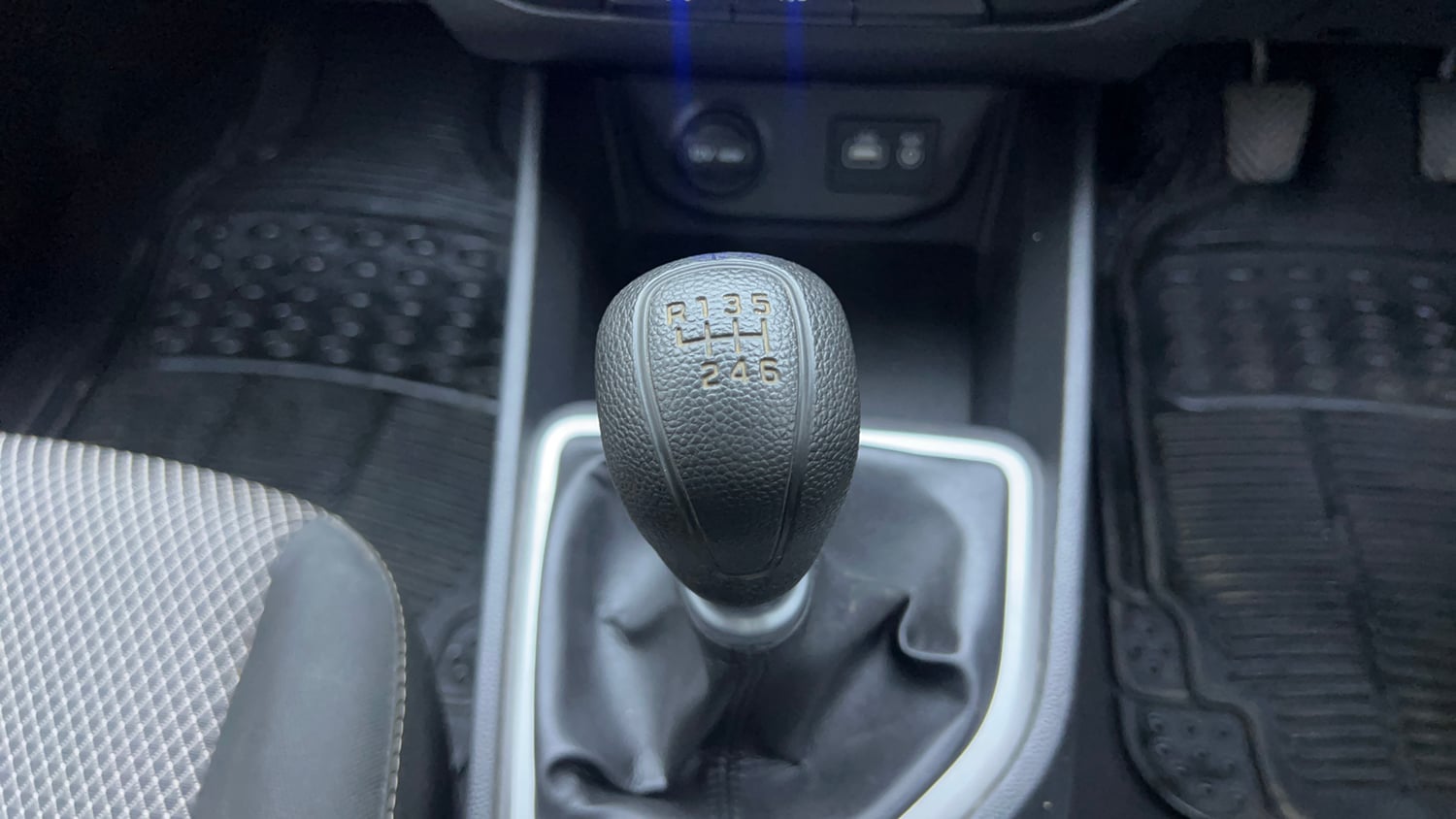 Used 2017 Hyundai Creta 1.6 E Plus Petrol Petrol Manual interior GEAR  KNOB VIEW