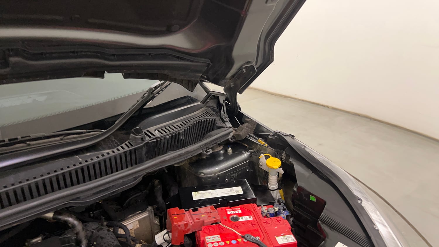 Used 2023 Tata Nexon XM (S) Diesel Diesel Manual engine ENGINE LEFT SIDE HINGE & APRON VIEW