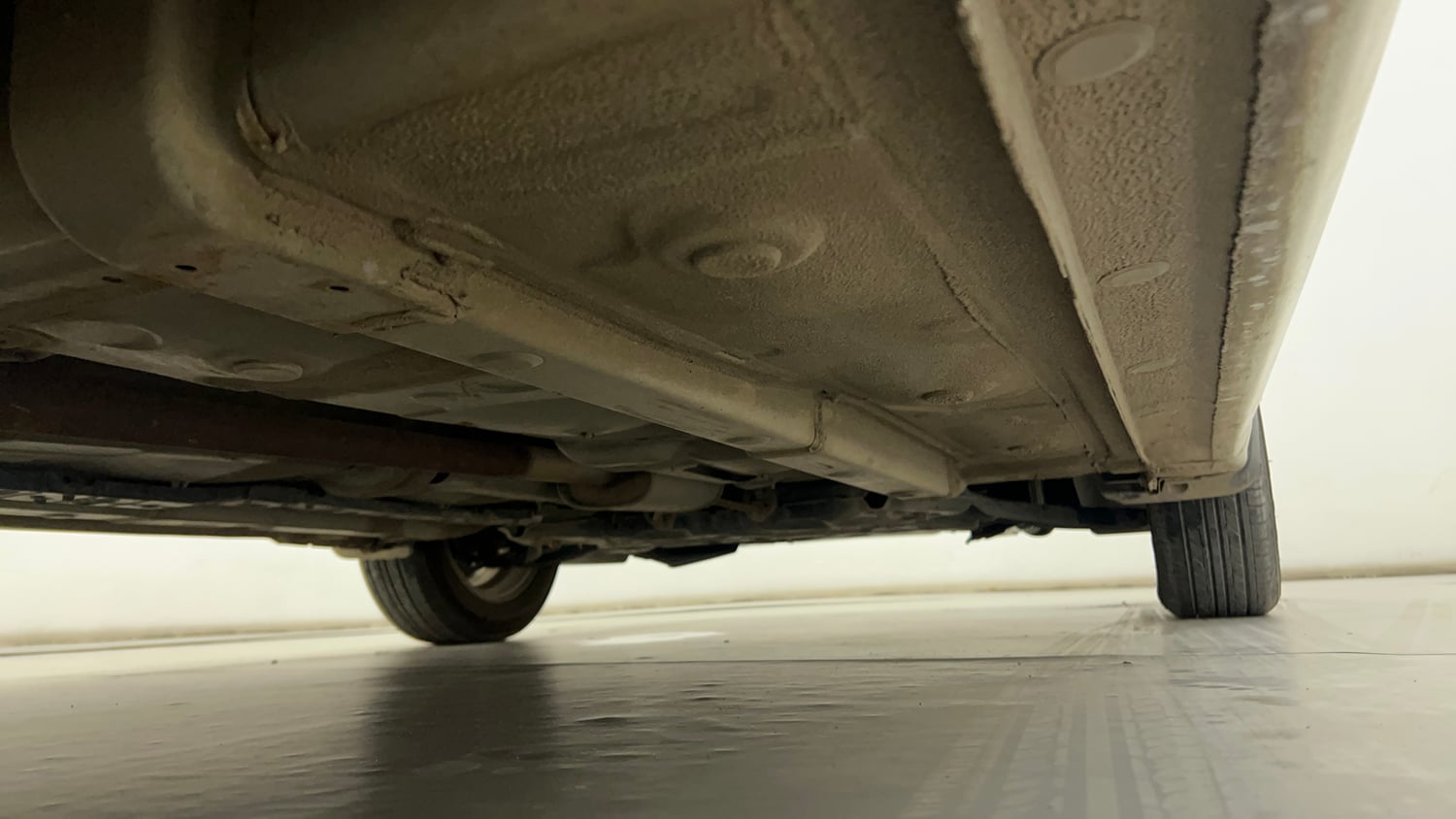 Used 2015 Hyundai Grand i10 Asta AT 1.2 Kappa VTVT Petrol Automatic extra REAR RIGHT UNDERBODY VIEW