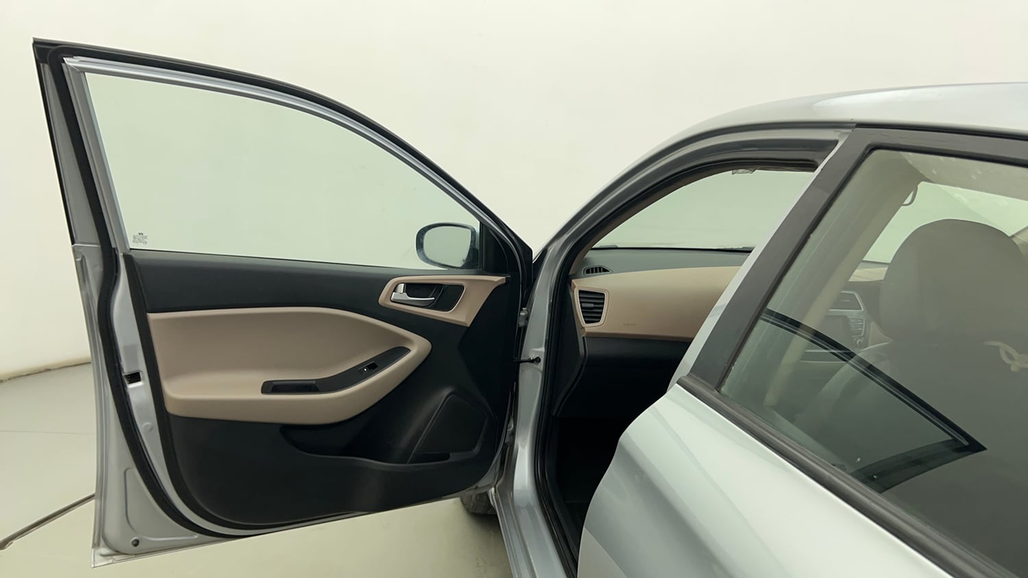 Used 2020 Hyundai Elite i20 Sportz Plus 1.2 Petrol Manual interior LEFT FRONT DOOR OPEN VIEW