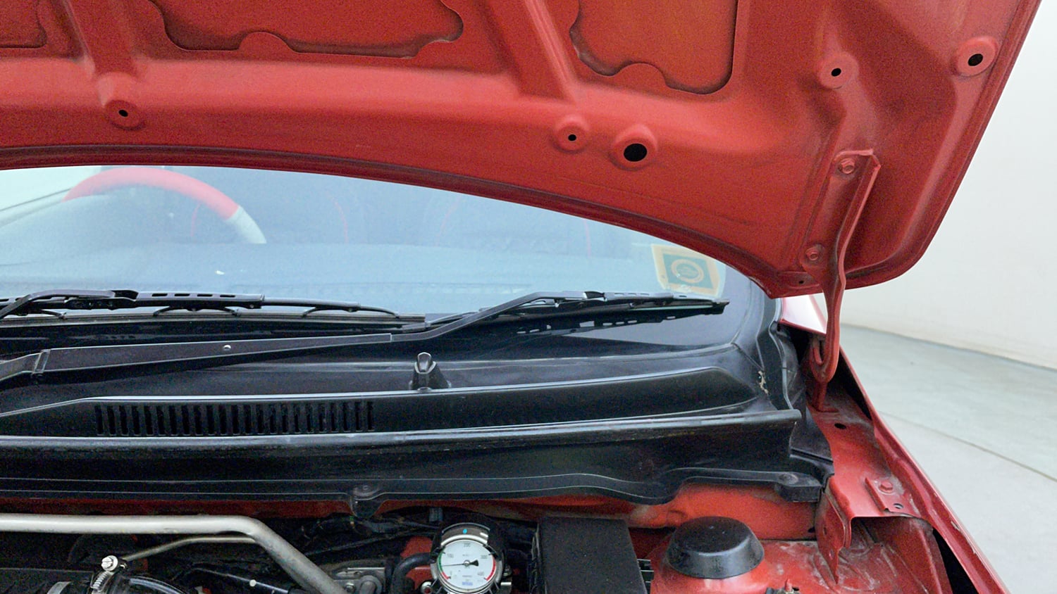 Used 2020 Maruti Suzuki Celerio VXi (O) CNG Cng Manual engine ENGINE LEFT SIDE HINGE & APRON VIEW
