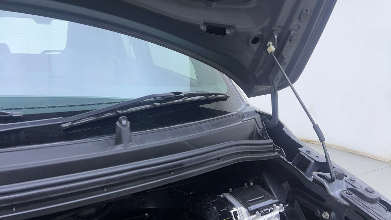 Used 2023 Maruti Suzuki Wagon R ZXI Plus 1.2 AGS Petrol Automatic engine ENGINE LEFT SIDE HINGE & APRON VIEW