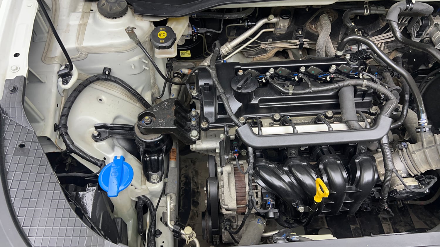 Used 2022 Hyundai Venue S 1.2 Petrol Petrol Manual engine ENGINE RIGHT SIDE VIEW