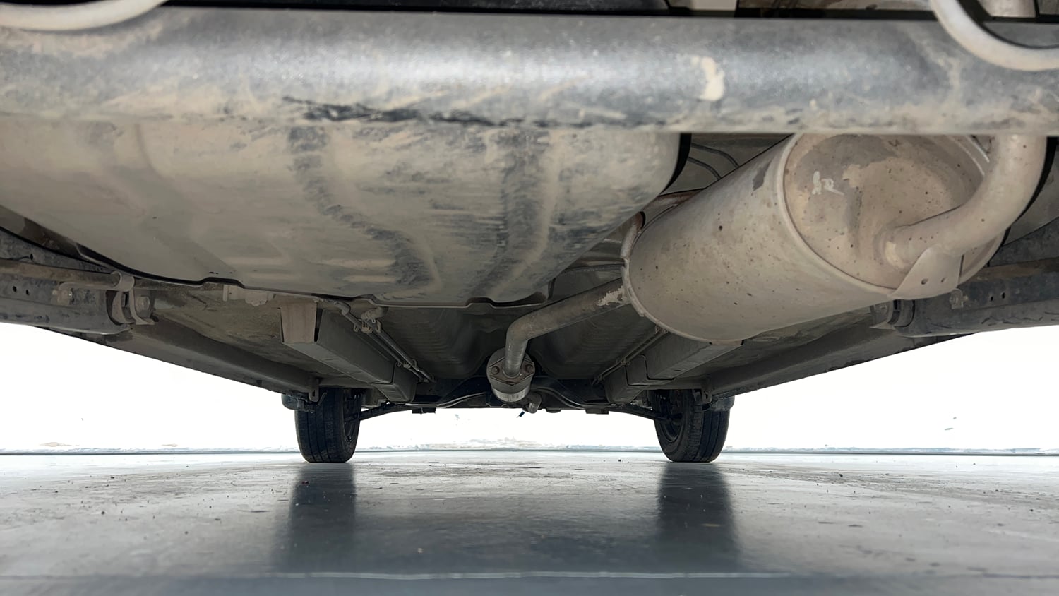Used 2017 Maruti Suzuki Wagon R 1.0 VXI AMT Petrol Automatic extra REAR UNDERBODY VIEW (TAKEN FROM REAR)