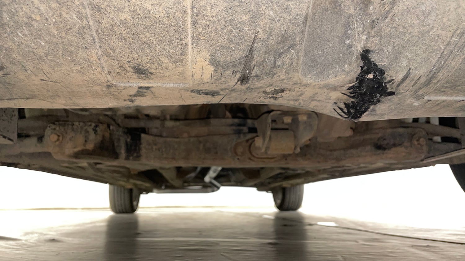 Used 2016 Hyundai Elite i20 Asta 1.2 (O) Petrol Manual extra FRONT LEFT UNDERBODY VIEW