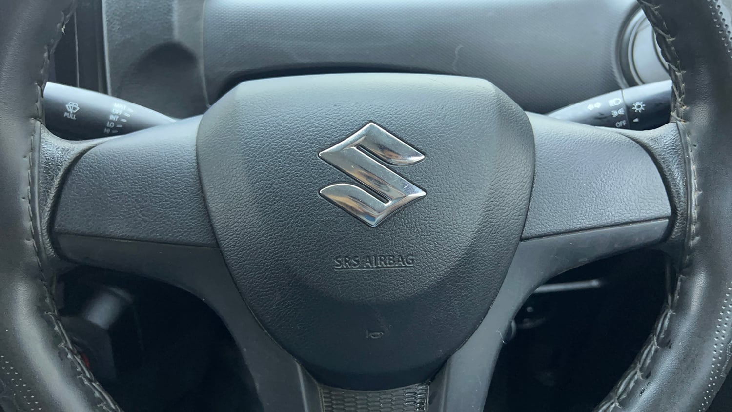 Used 2023 Maruti Suzuki S-Presso VXi S-CNG Cng Manual top_features Airbags
