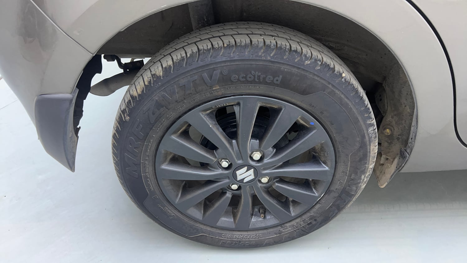 Used 2023 Maruti Suzuki Wagon R ZXI Plus 1.2 AGS Petrol Automatic tyres RIGHT REAR TYRE RIM VIEW