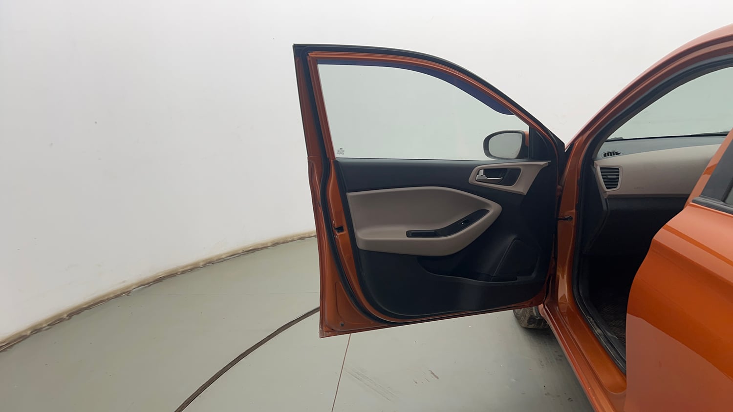 Used 2019 Hyundai Elite i20 Sportz Plus 1.2 Petrol Manual interior LEFT FRONT DOOR OPEN VIEW