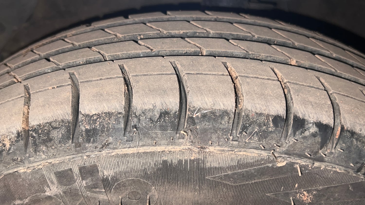 Used 2019 Hyundai Xcent SX Petrol Manual tyres LEFT FRONT TYRE TREAD VIEW