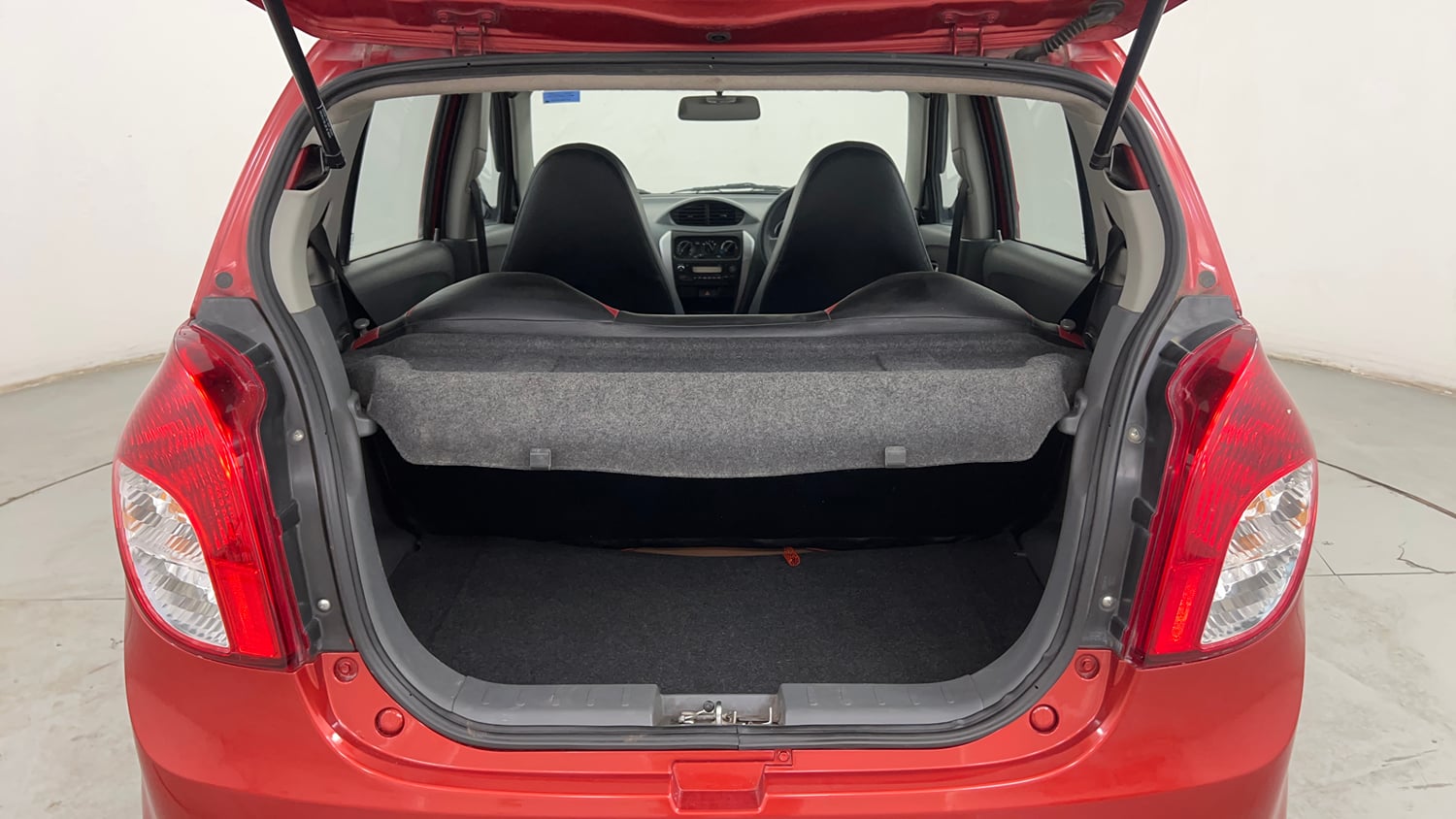 Used 2015 Maruti Suzuki Alto 800 Vxi Petrol Manual interior DICKY INSIDE VIEW