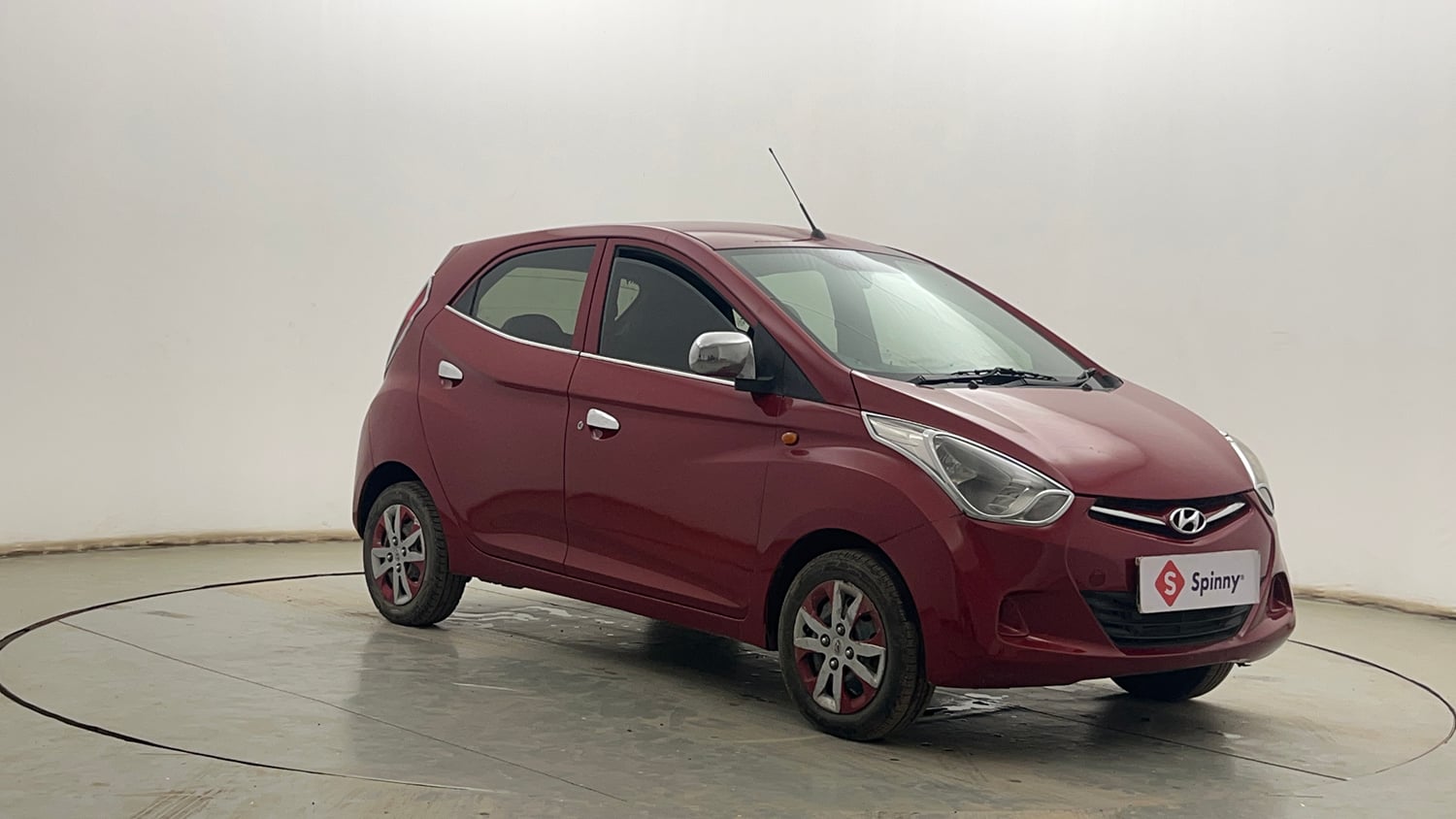 Used 2018 Hyundai Eon Magna + Petrol Manual exterior RIGHT FRONT CORNER VIEW