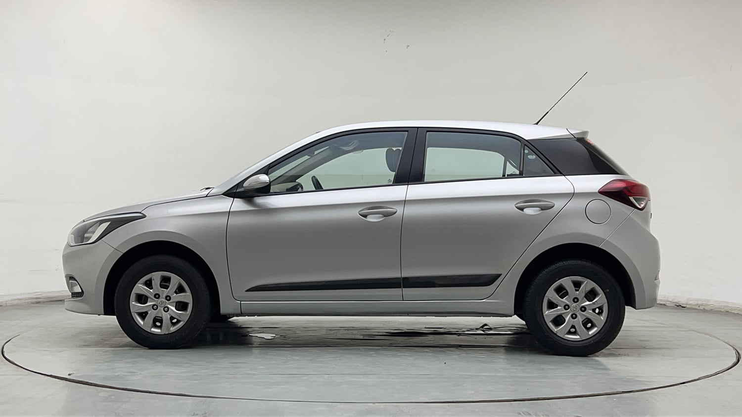 Used 2016 Hyundai Elite i20 Sportz 1.2 Petrol Manual exterior LEFT SIDE VIEW