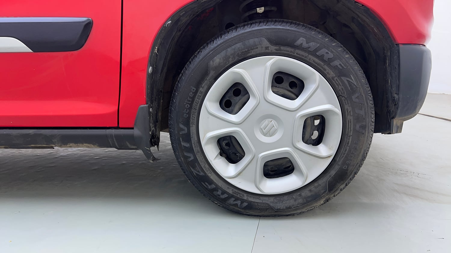 Used 2023 Maruti Suzuki S-Presso VXi S-CNG Cng Manual tyres RIGHT FRONT TYRE RIM VIEW