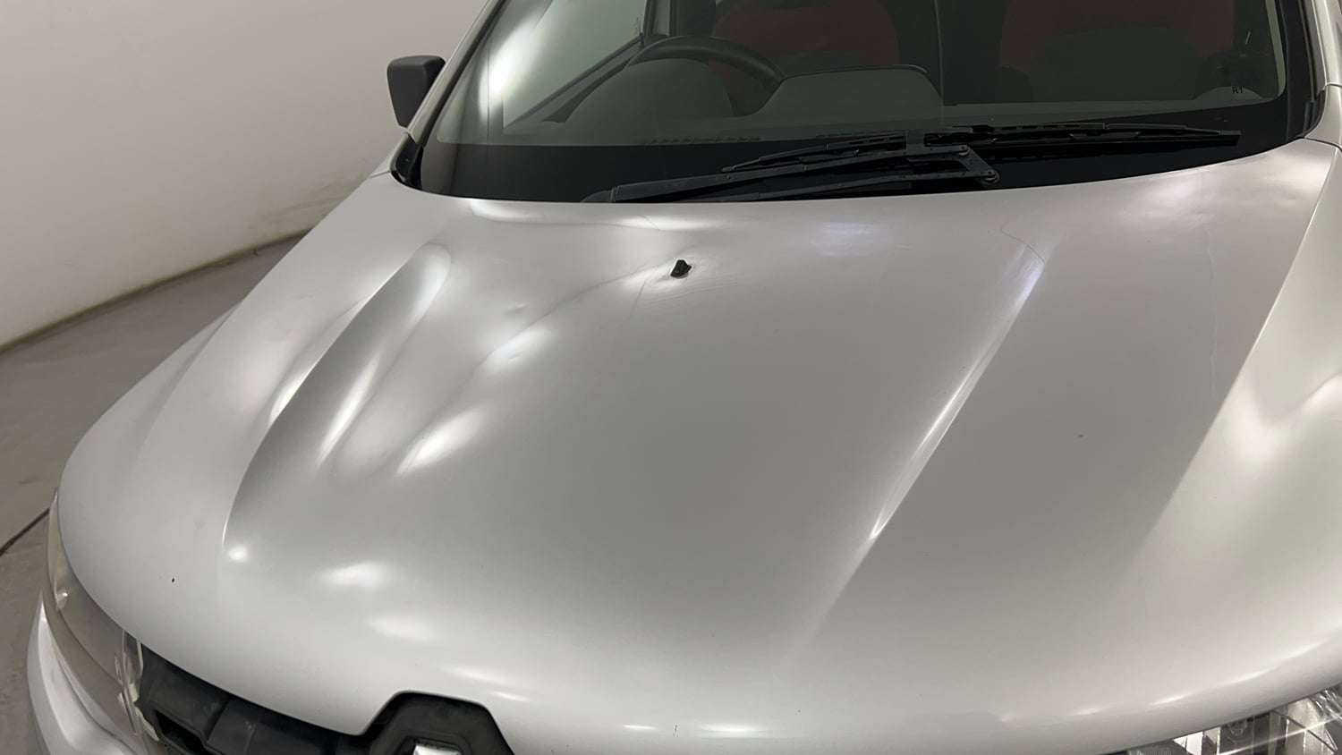 Used 2016 Renault Kwid RXT Petrol Manual dents MINOR SCRATCH
