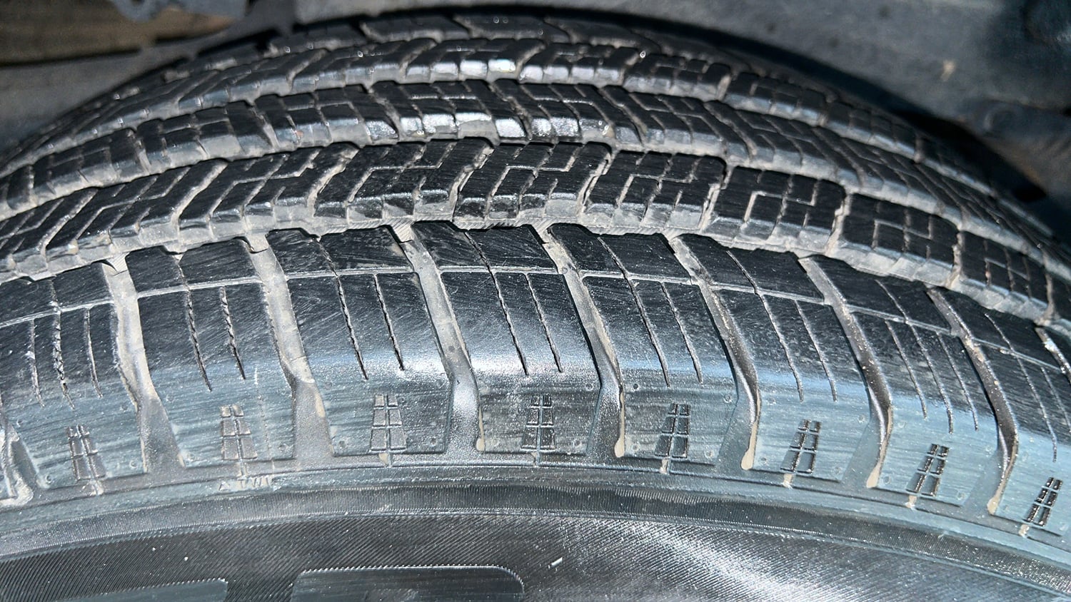 Used 2022 Mahindra Scorpio S9 Diesel Manual tyres RIGHT REAR TYRE TREAD VIEW