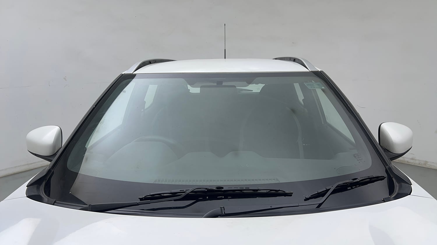Used 2023 Nissan Magnite XE Petrol Manual exterior FRONT WINDSHIELD VIEW