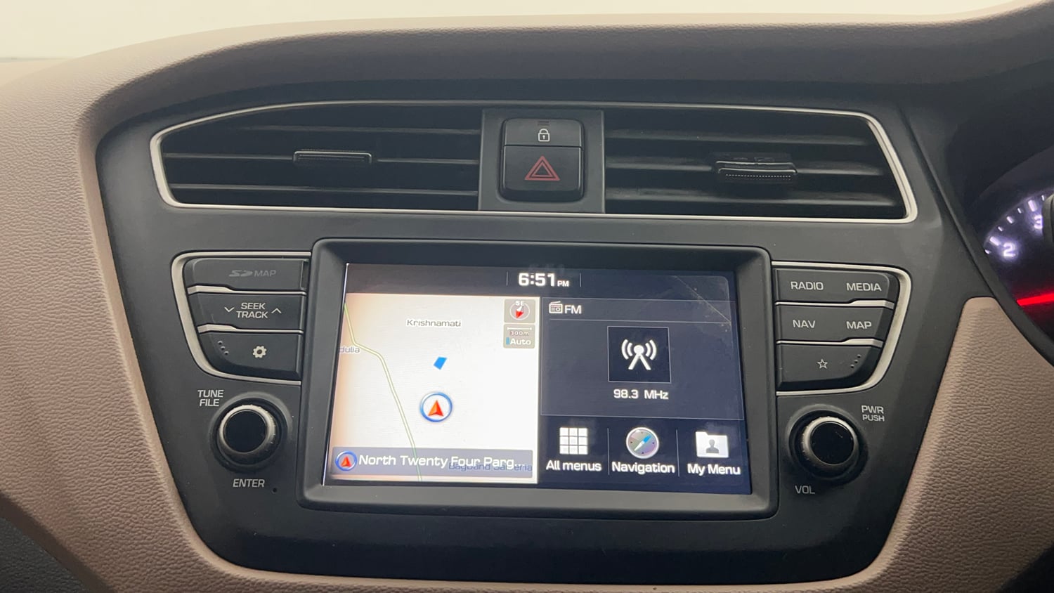 Used 2019 Hyundai Elite i20 Sportz Plus 1.2 Petrol Manual top_features Touch screen infotainment system