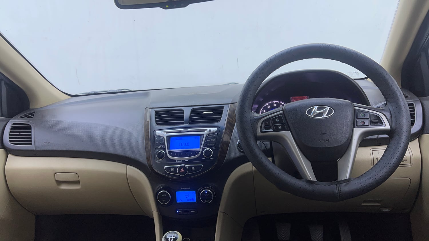 Used 2013 Hyundai Verna Fluidic 1.6 VTVT SX Petrol Manual interior DASHBOARD VIEW
