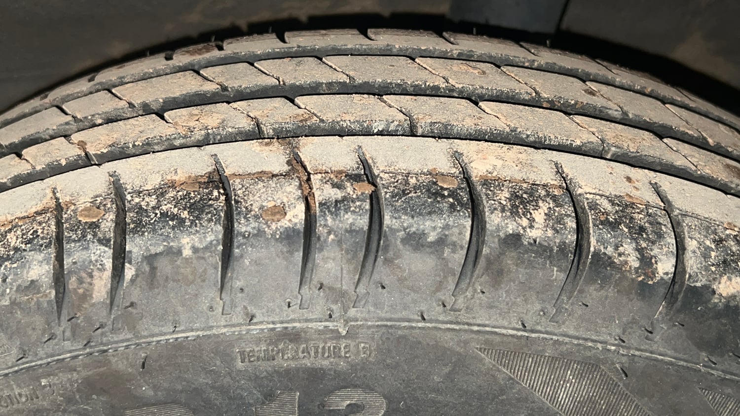 Used 2018 Renault Kwid RXT (O) 1.0 SCE Edition Petrol Manual tyres LEFT REAR TYRE TREAD VIEW