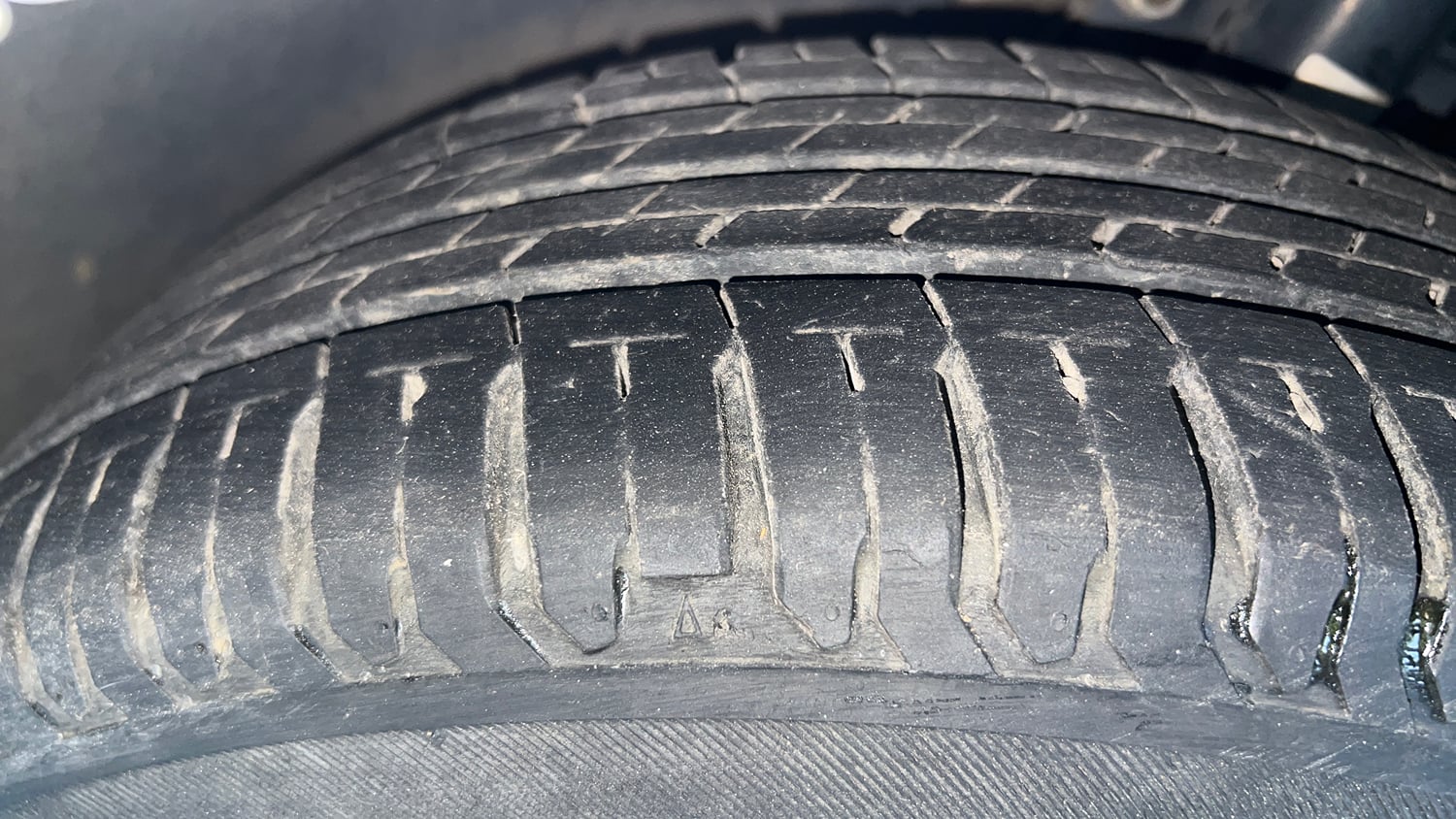 Used 2022 Volkswagen Polo Comfortline 1.0L MPI Petrol Manual tyres LEFT FRONT TYRE TREAD VIEW