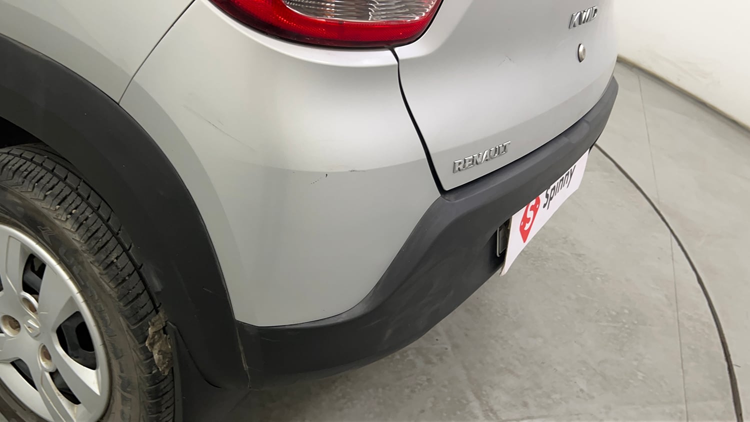 Used 2016 Renault Kwid RXT Petrol Manual dents MINOR SCRATCH
