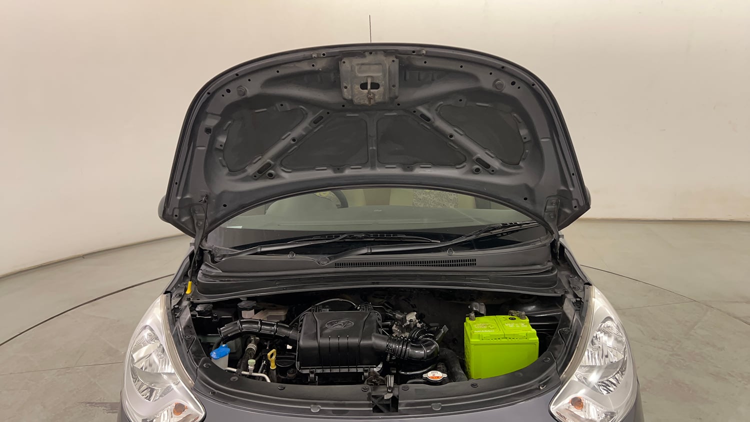 Used 2014 Hyundai i10 Sportz 1.1 iRDE2 Petrol Manual engine ENGINE & BONNET OPEN FRONT VIEW