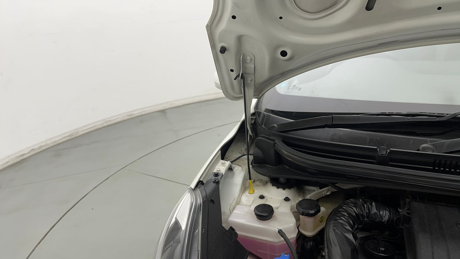 Used 2023 Hyundai Grand i10 Nios Sportz 1.2 Kappa VTVT Petrol Manual engine ENGINE RIGHT SIDE HINGE & APRON VIEW