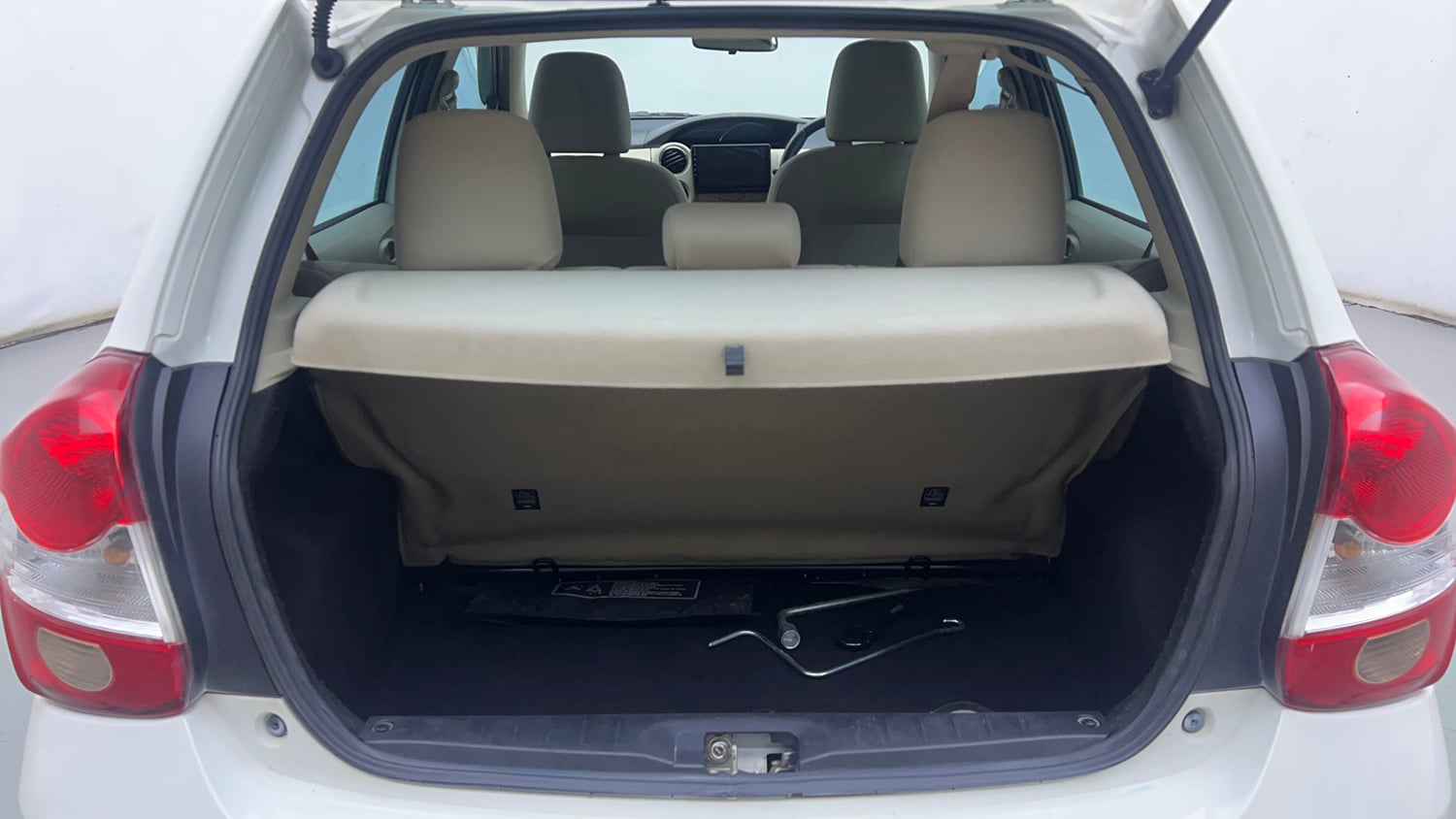 Used 2018 Toyota Etios Liva VXD Diesel Manual interior DICKY INSIDE VIEW