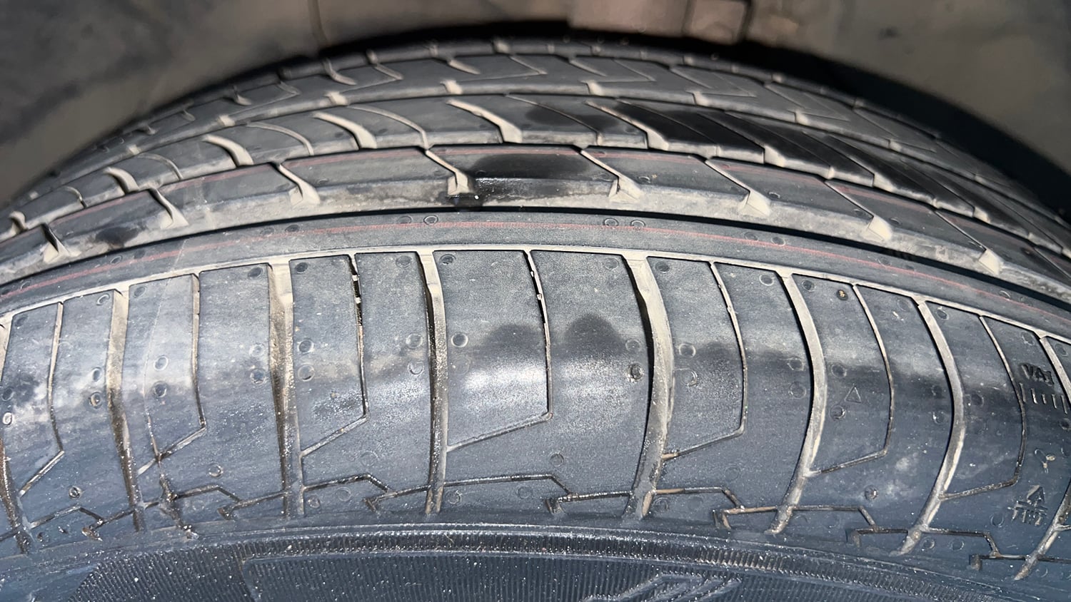 Used 2018 Ford EcoSport Trend + 1.5L Ti-VCT AT Petrol Automatic tyres LEFT FRONT TYRE TREAD VIEW