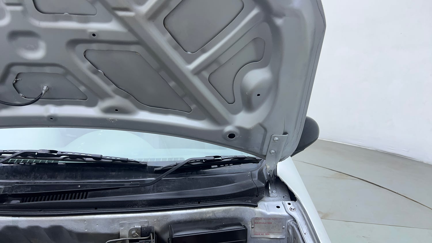 Used 2014 Maruti Suzuki Alto 800 Lxi CNG Cng Manual engine ENGINE LEFT SIDE HINGE & APRON VIEW