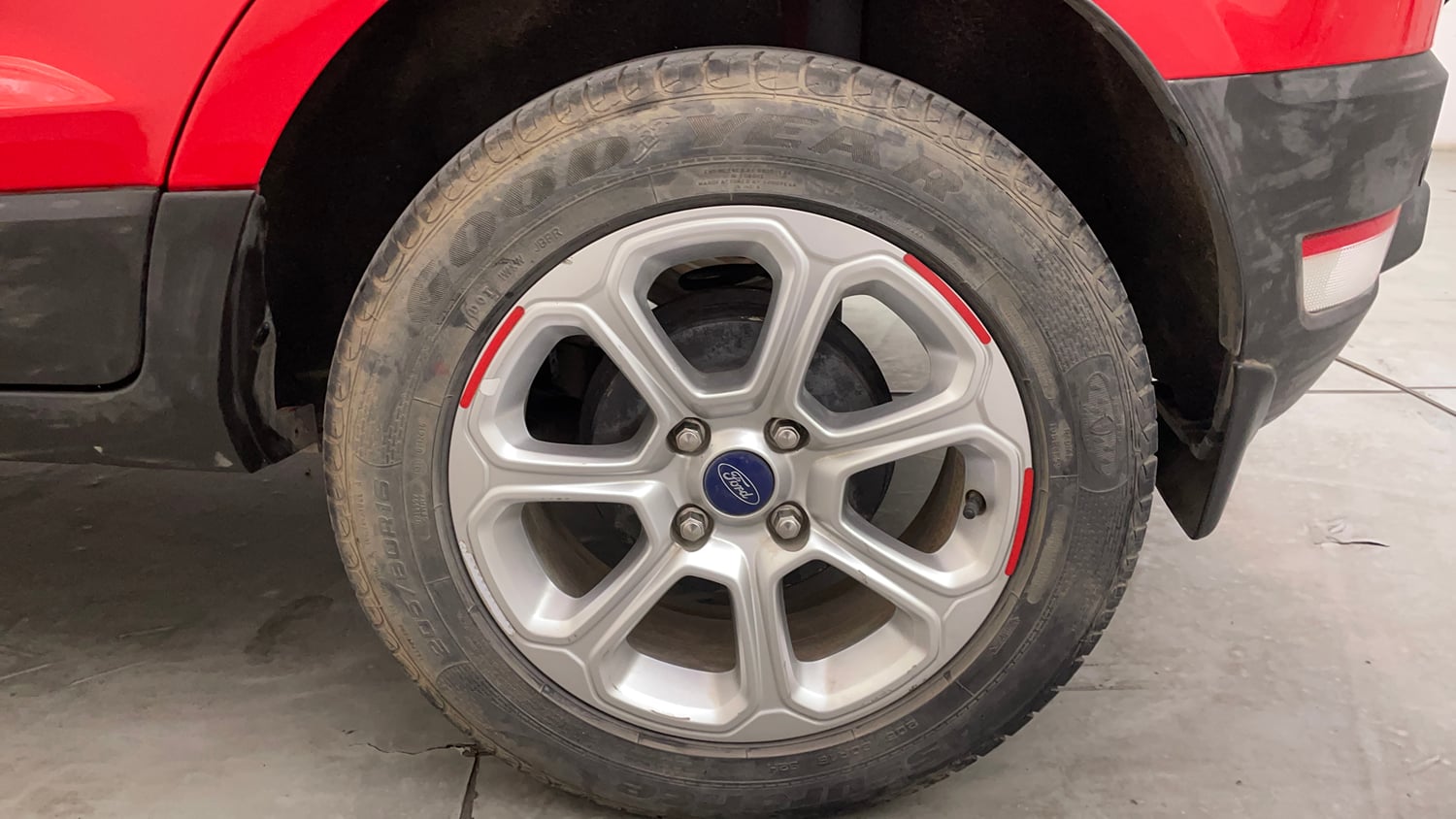 Used 2020 Ford EcoSport Titanium + 1.5L Ti-VCT AT Petrol Automatic tyres LEFT REAR TYRE RIM VIEW